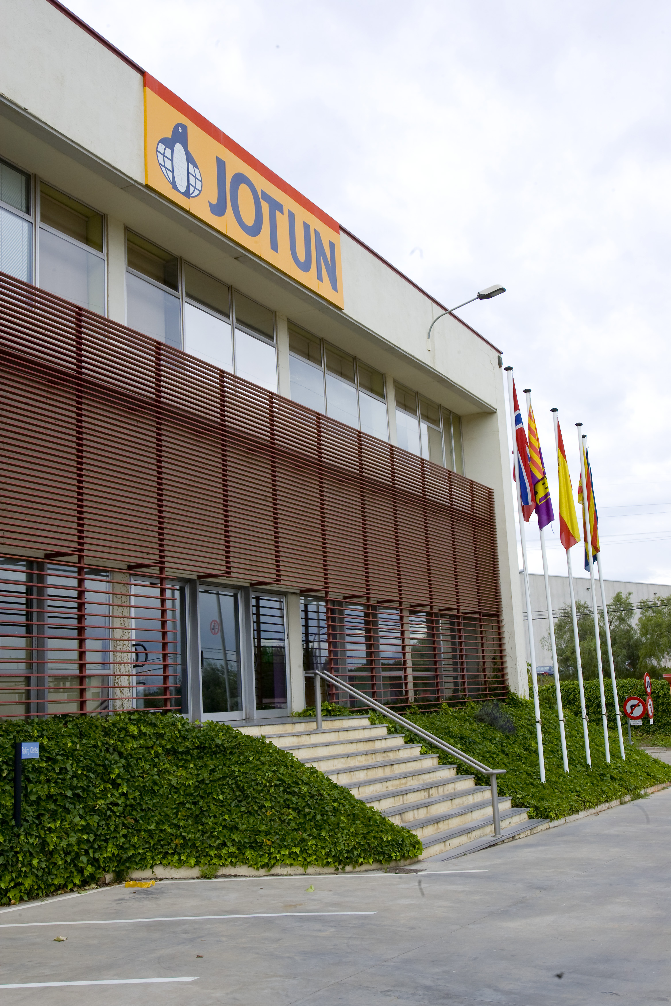 You are currently viewing JOTUN PRESENTA OXIPRO: EXTREME PROTECTION AGAINST RUST IN EUROBRICO